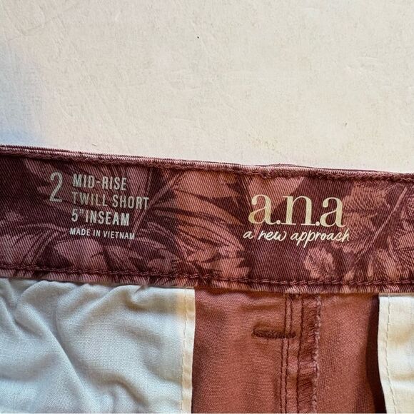 a.n.a. Women's Floral Patterned Twill Chino Shorts Mid Rise Dusty Pink size 2 - Picture 4 of 5